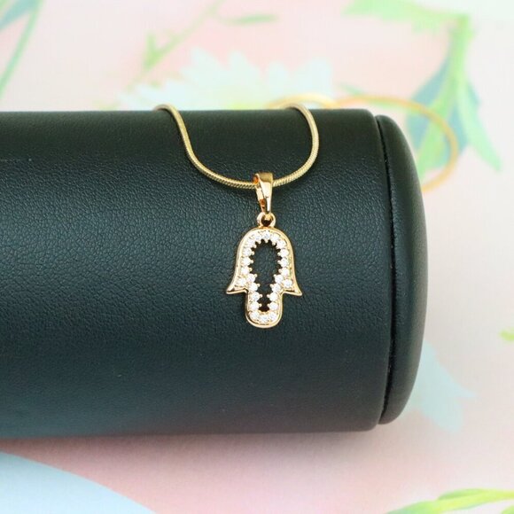 "Rose Gold Hamsa Pendant with Crystals – Symbol of Protection & Luck, XPPT1220 - Picture 2 of 13